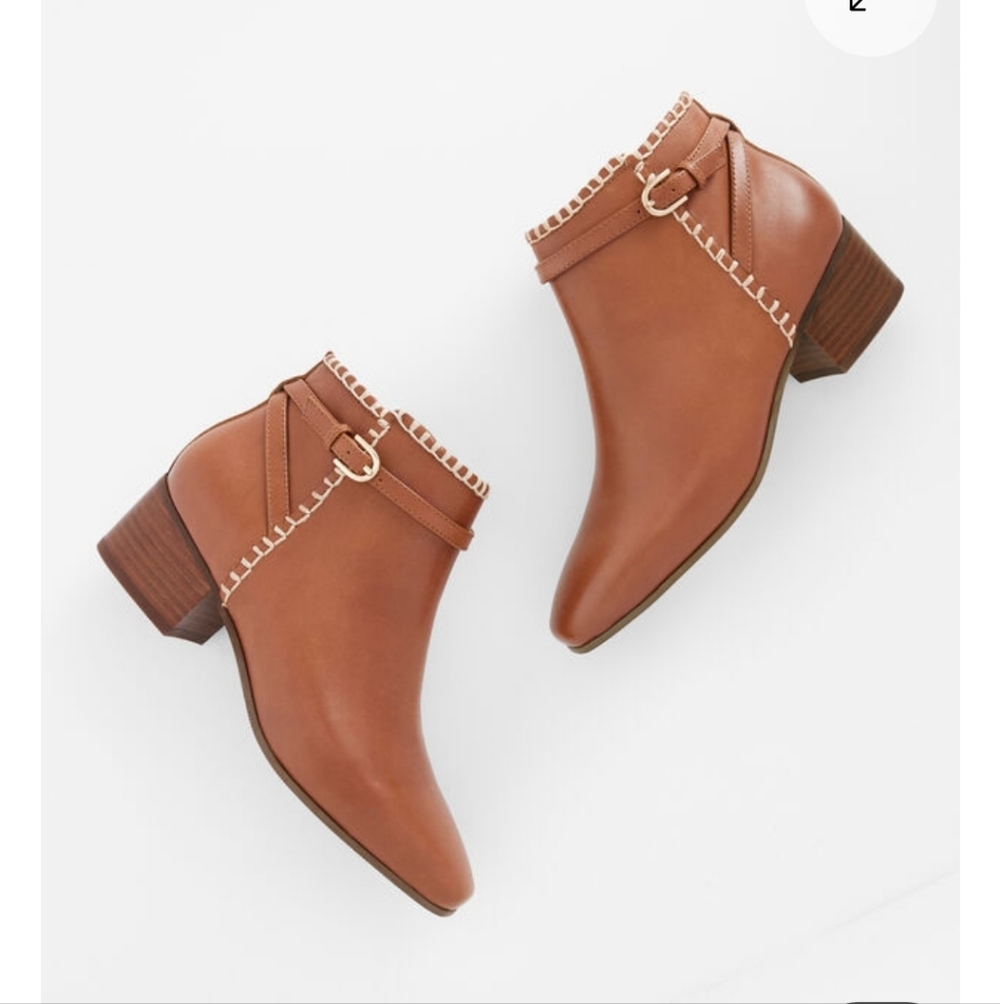 Talbot's Tan Leather Ankle Boots with Chain Accent and Side Zipper